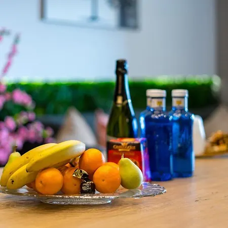 Sky Smart Hi-end Services Media Streaming אדחה